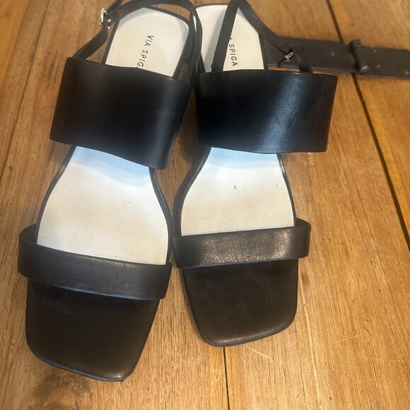 Via Spiga Shoes - Via Spiga Black Leather Sandals. Size 8